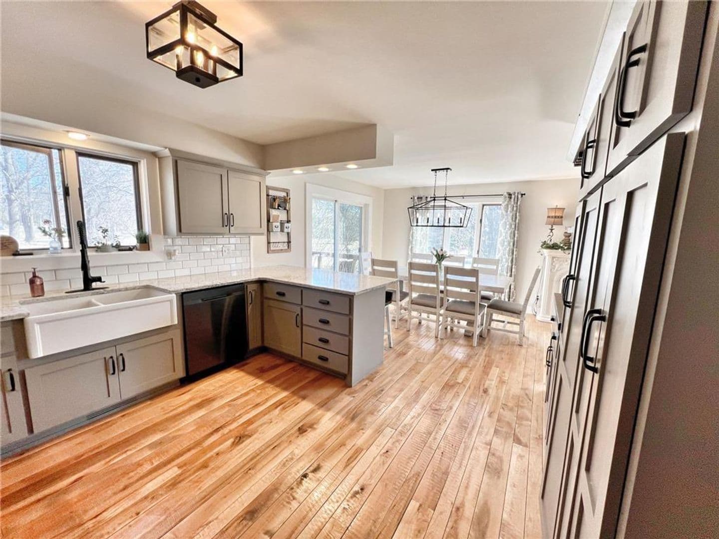 Baxter House: 6078 Donald Street