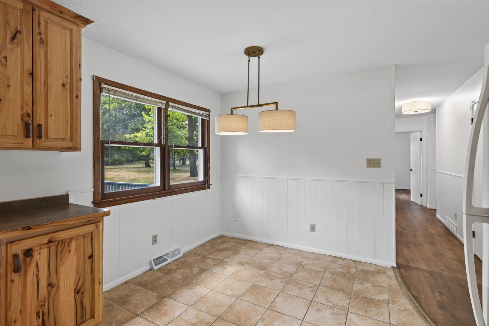 Baxter House: 13503 Meredith Dr