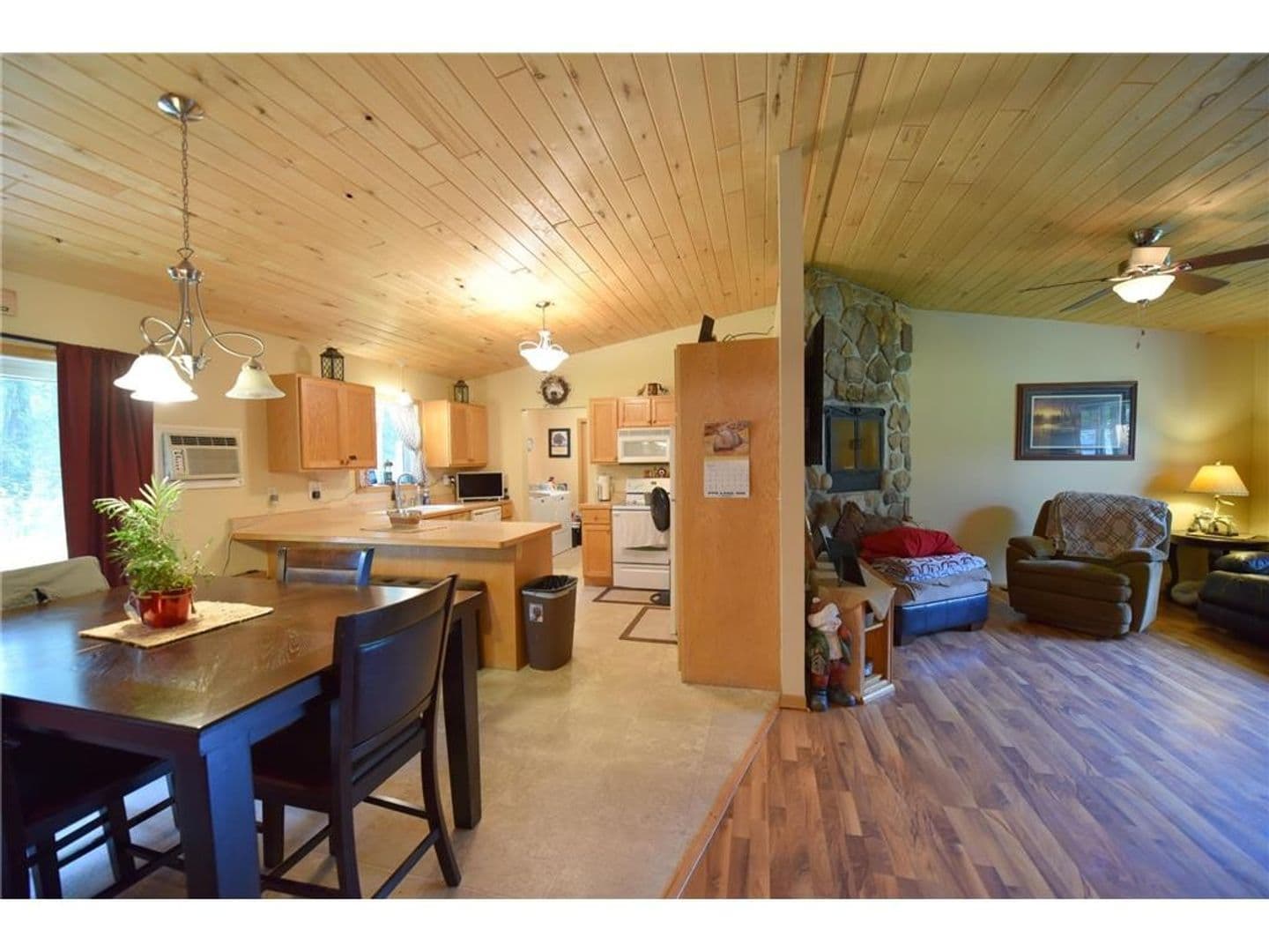 Pillager Apartment: 12858 Woodfern Lane