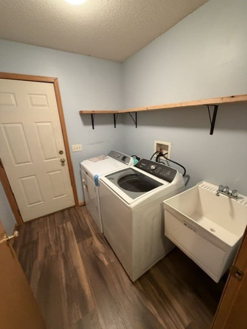 Brainerd House: 6078 Pine Beach Rd