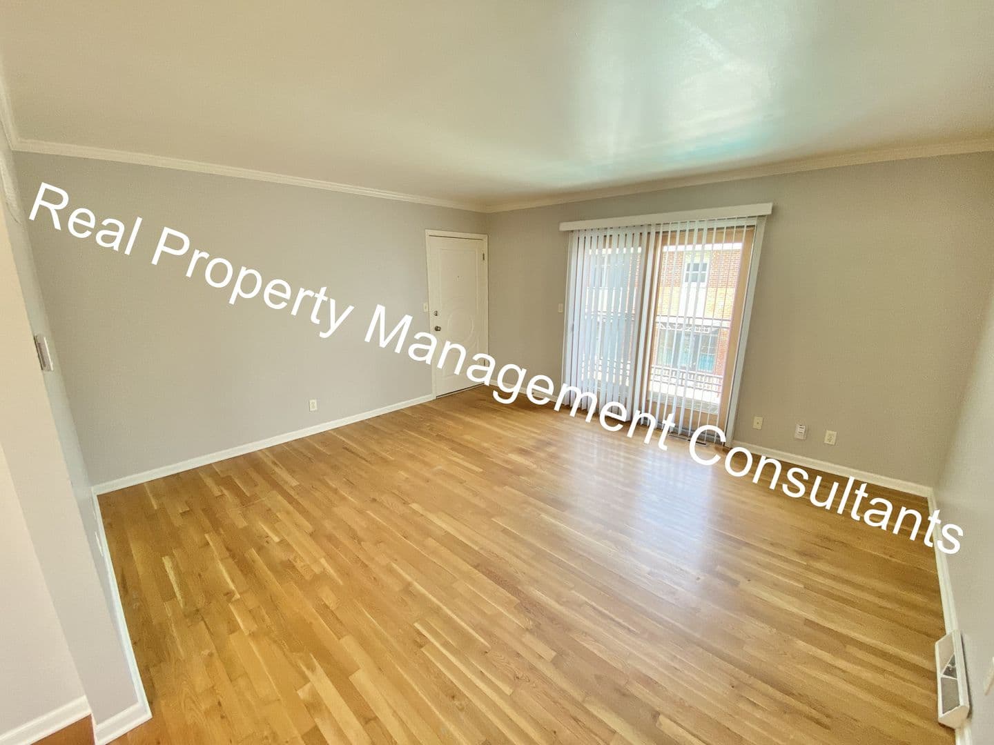 Kansas City House: 4211 Clark Ave, Unit 4
