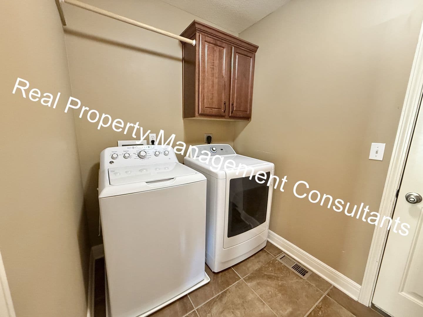 Weston House: 17948 Sunrise Dr