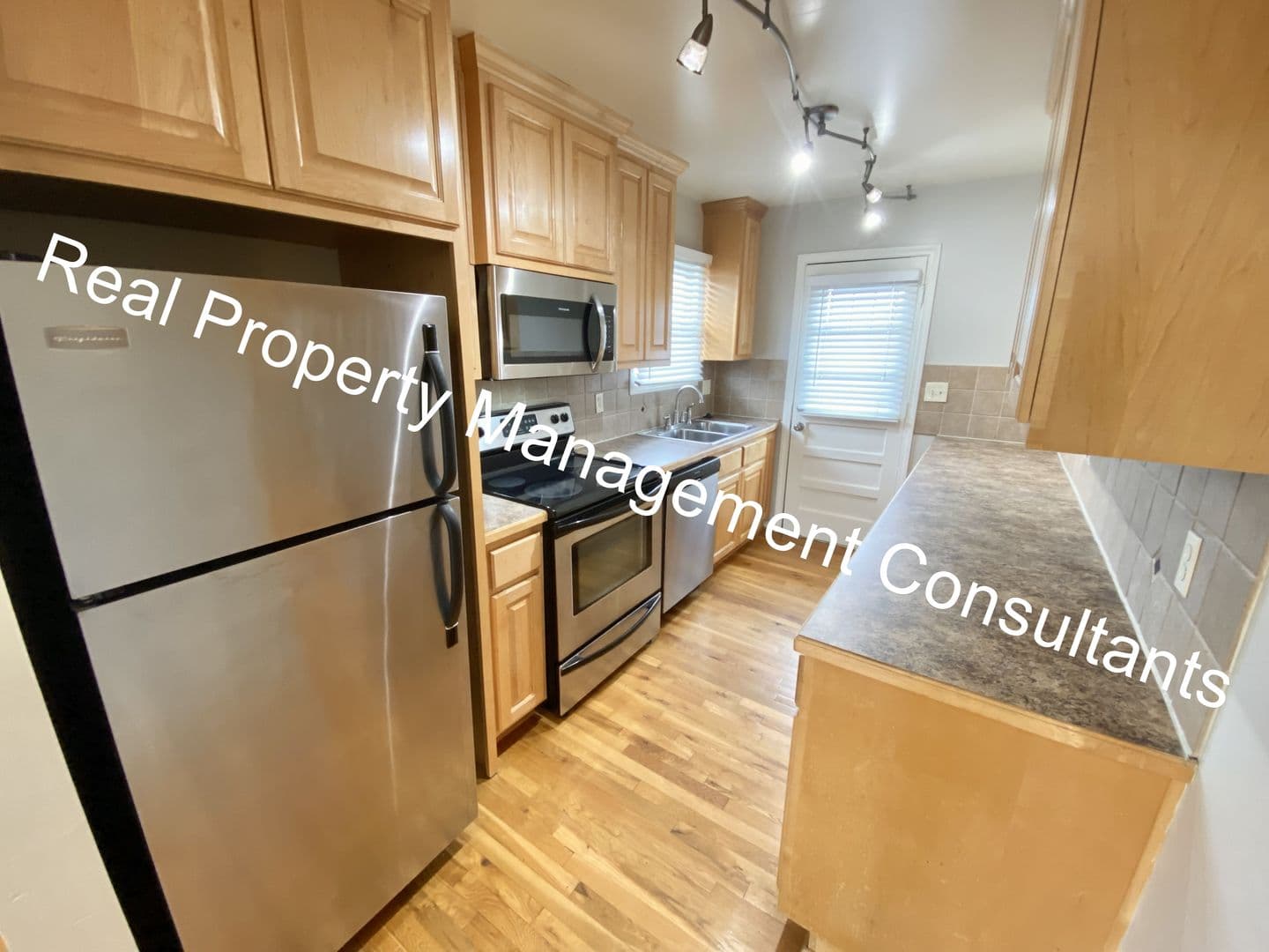Kansas City House: 4211 Clark Ave, Unit 4