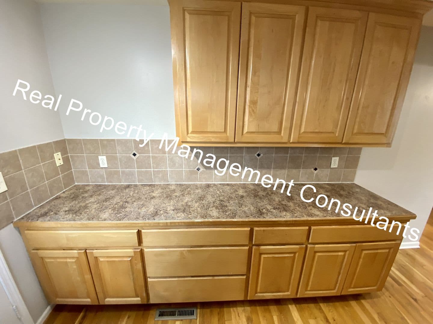 Kansas City House: 4211 Clark Ave, Unit 4