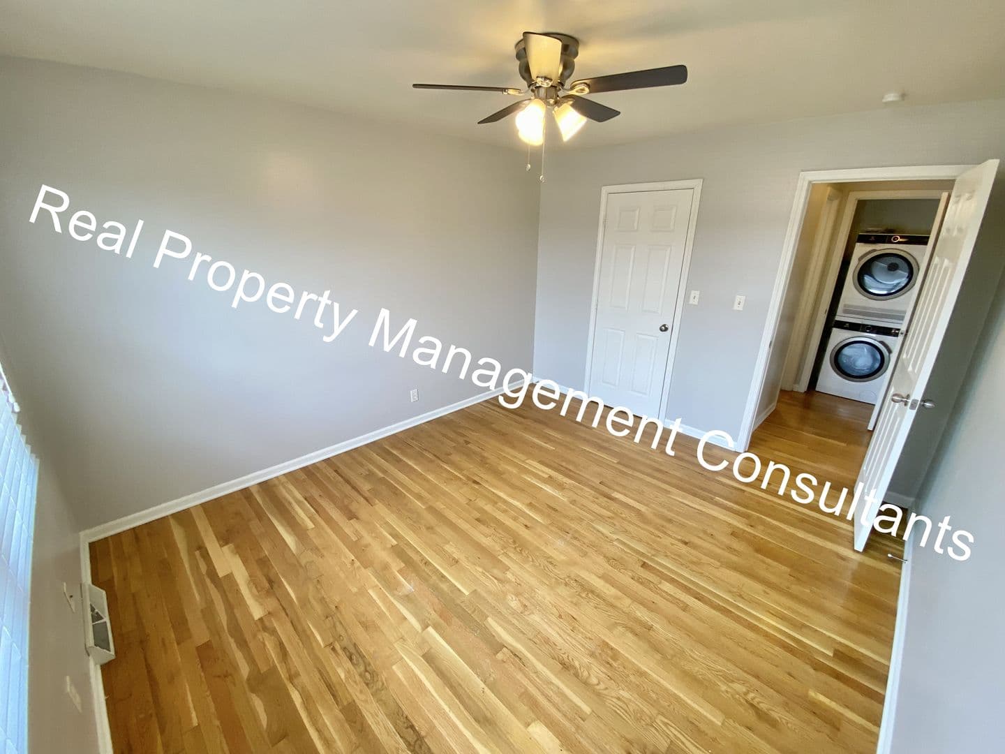 Kansas City House: 4211 Clark Ave, Unit 4