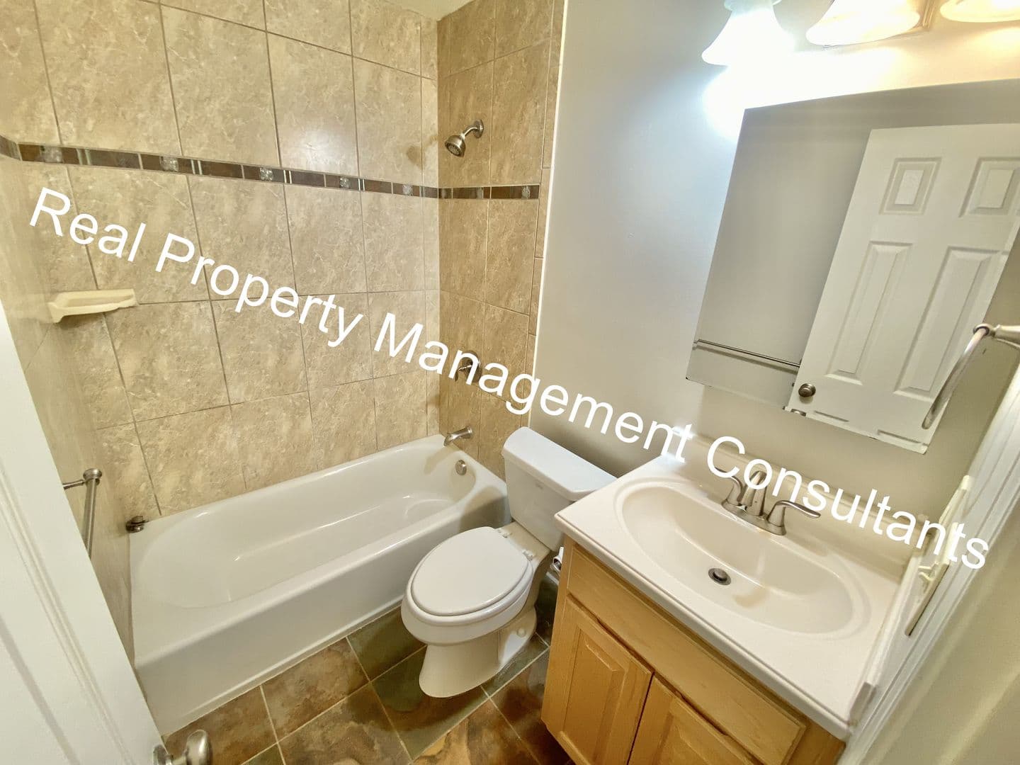 Kansas City House: 4211 Clark Ave, Unit 4