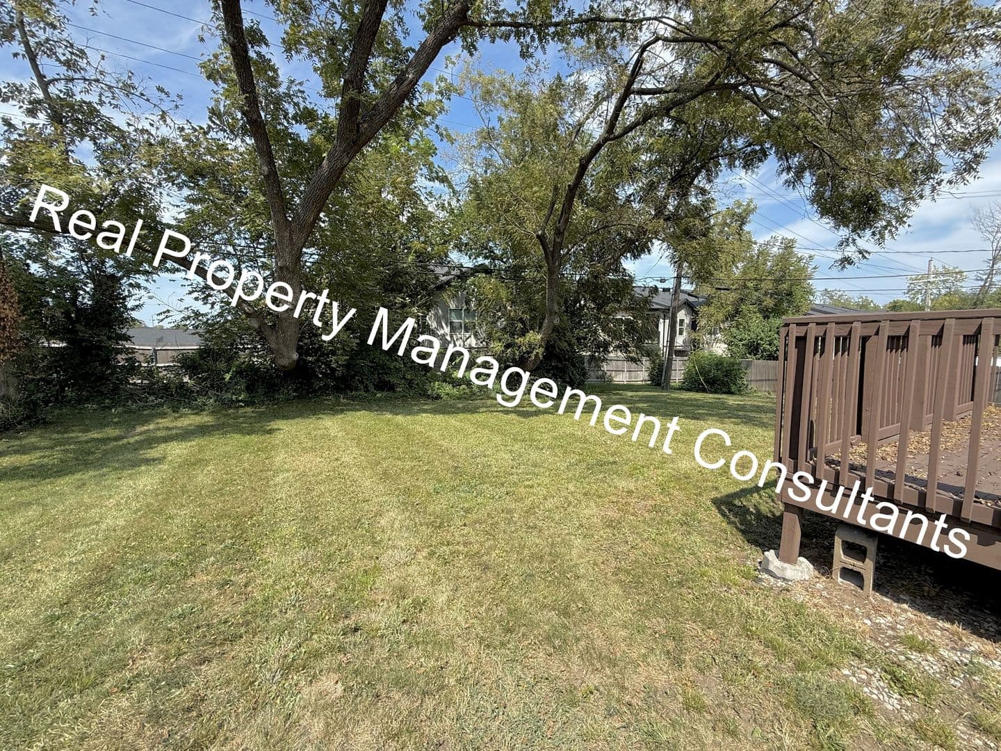 Olathe House: 1108 W Elm St
