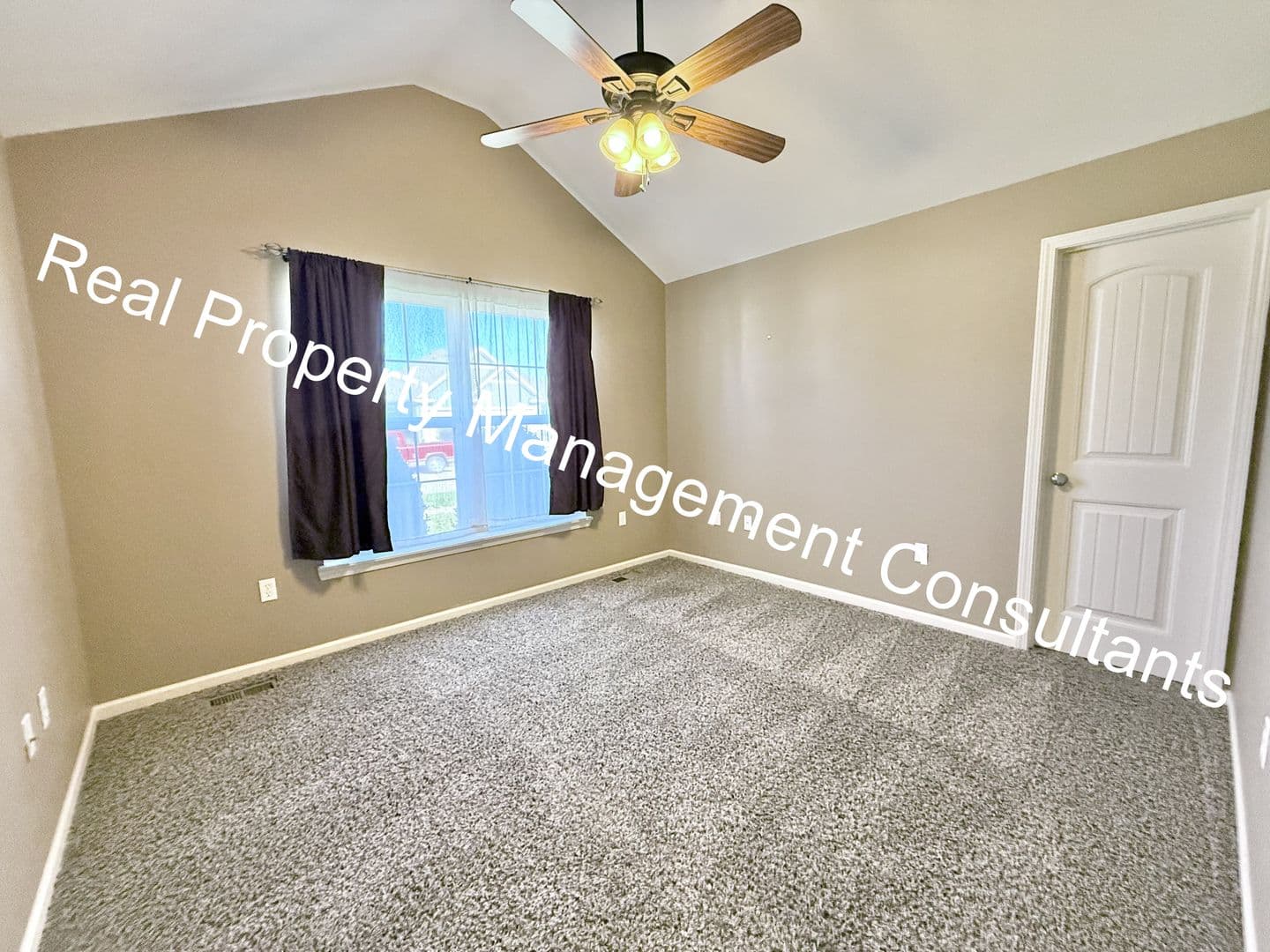 Weston House: 17948 Sunrise Dr