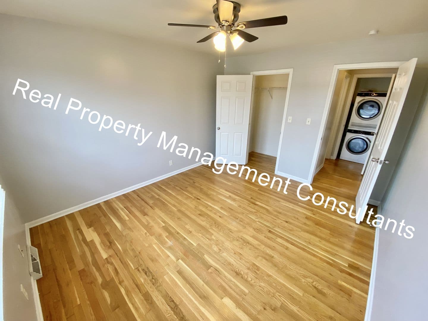 Kansas City House: 4211 Clark Ave, Unit 4