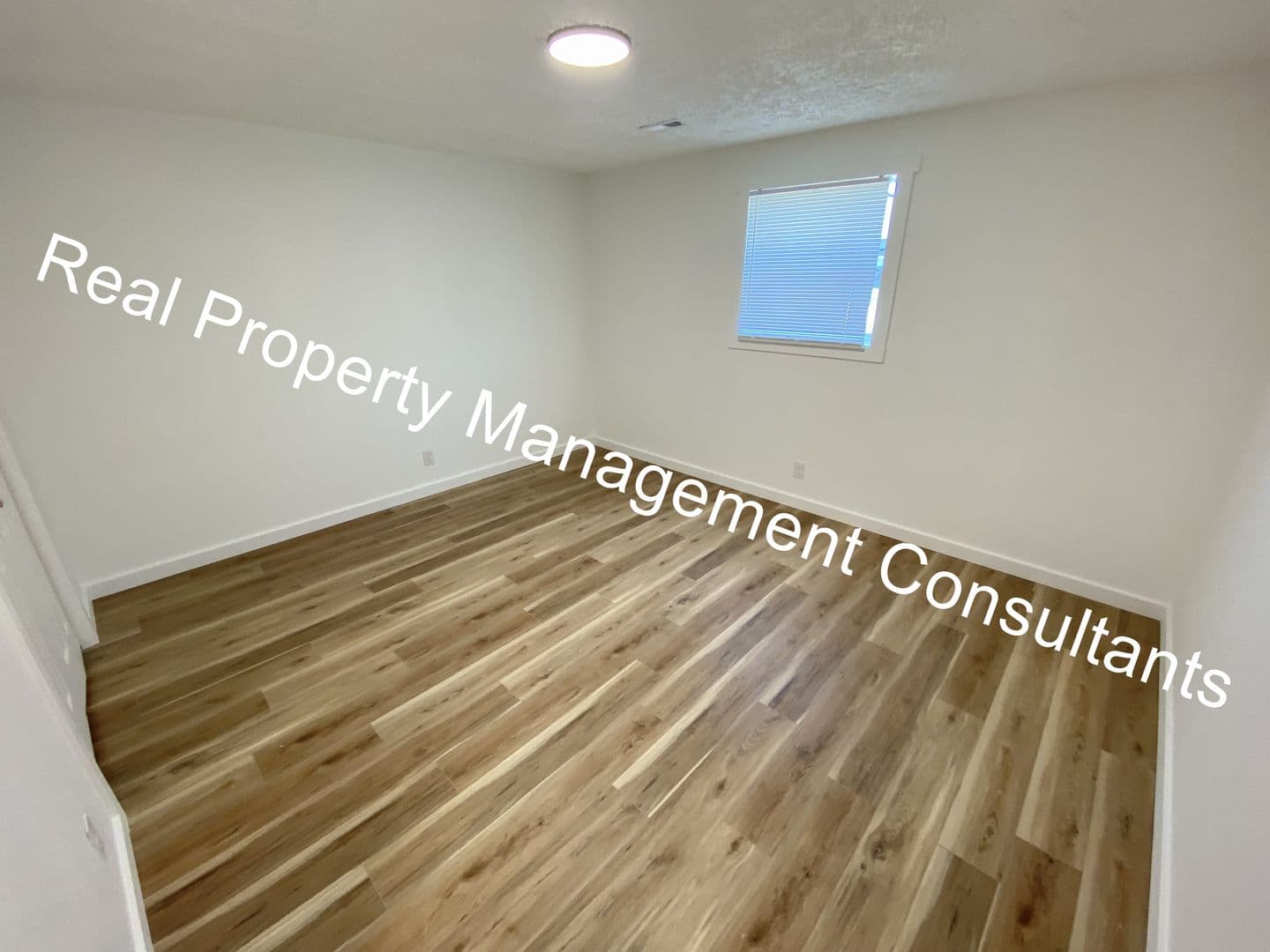 Harrisonville Apartment: 2203 Mission Rd