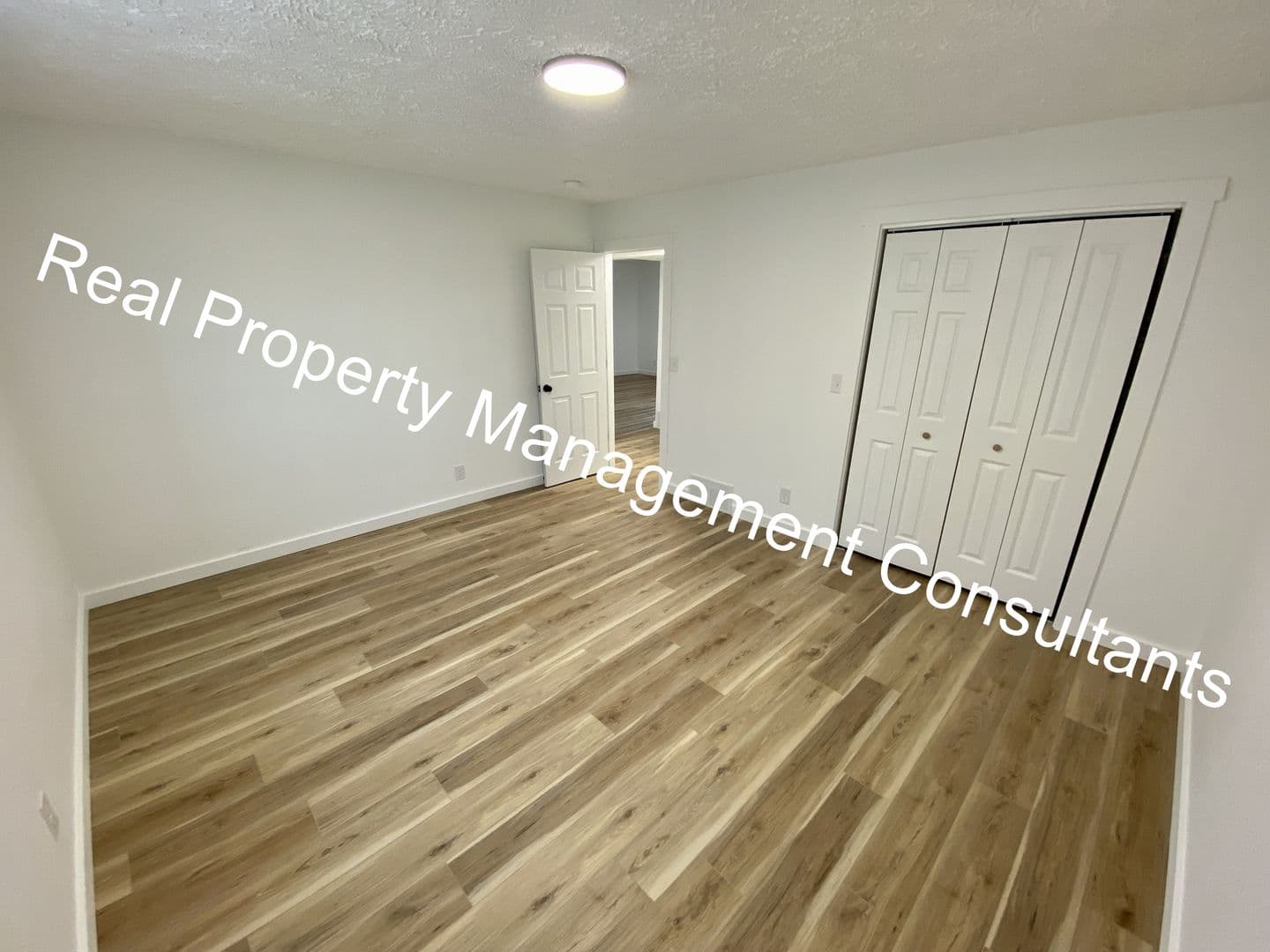Harrisonville Apartment: 2203 Mission Rd