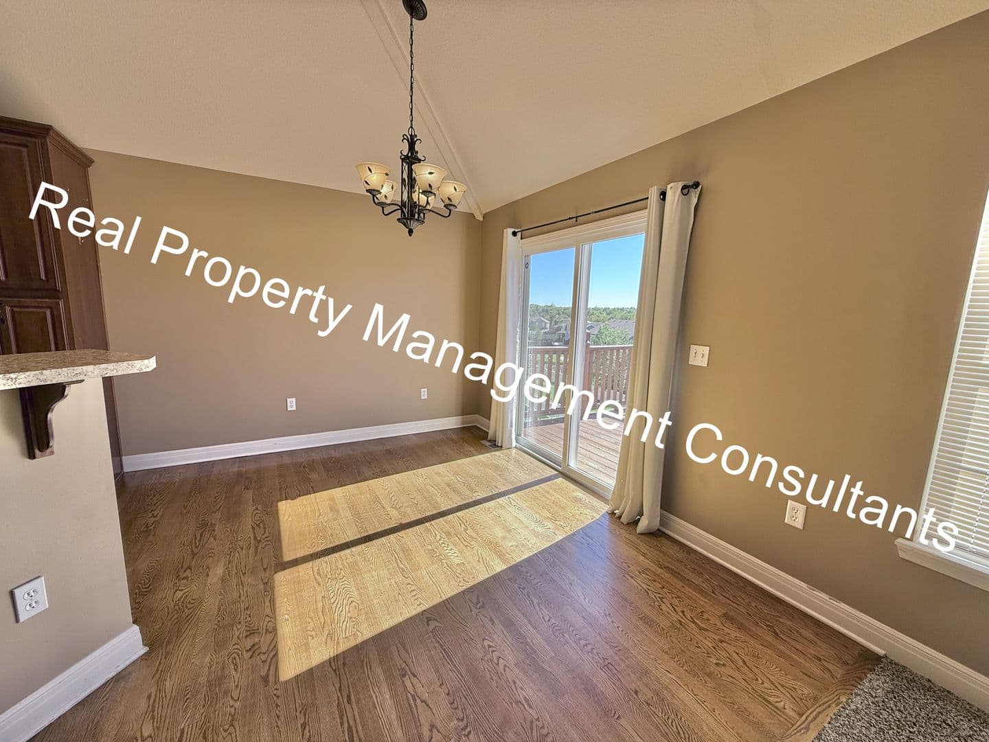 Weston House: 17948 Sunrise Dr