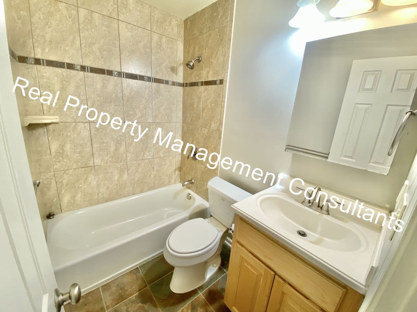 Kansas City House: 4211 Clark Ave, Unit 4