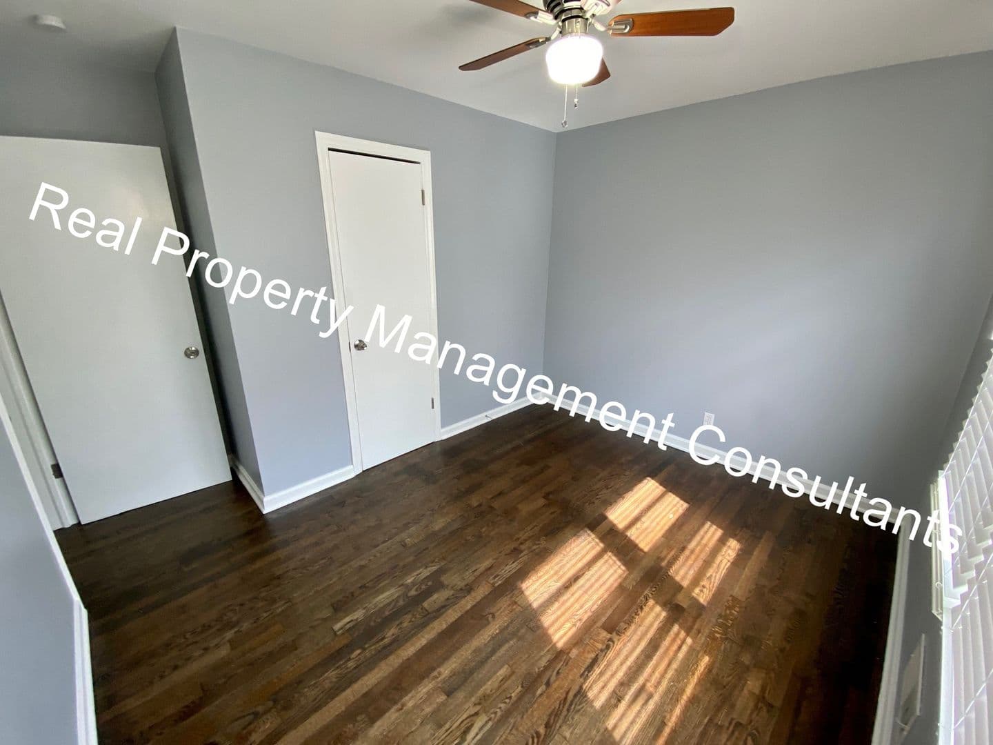 Kansas City House: 5905 E 101st St