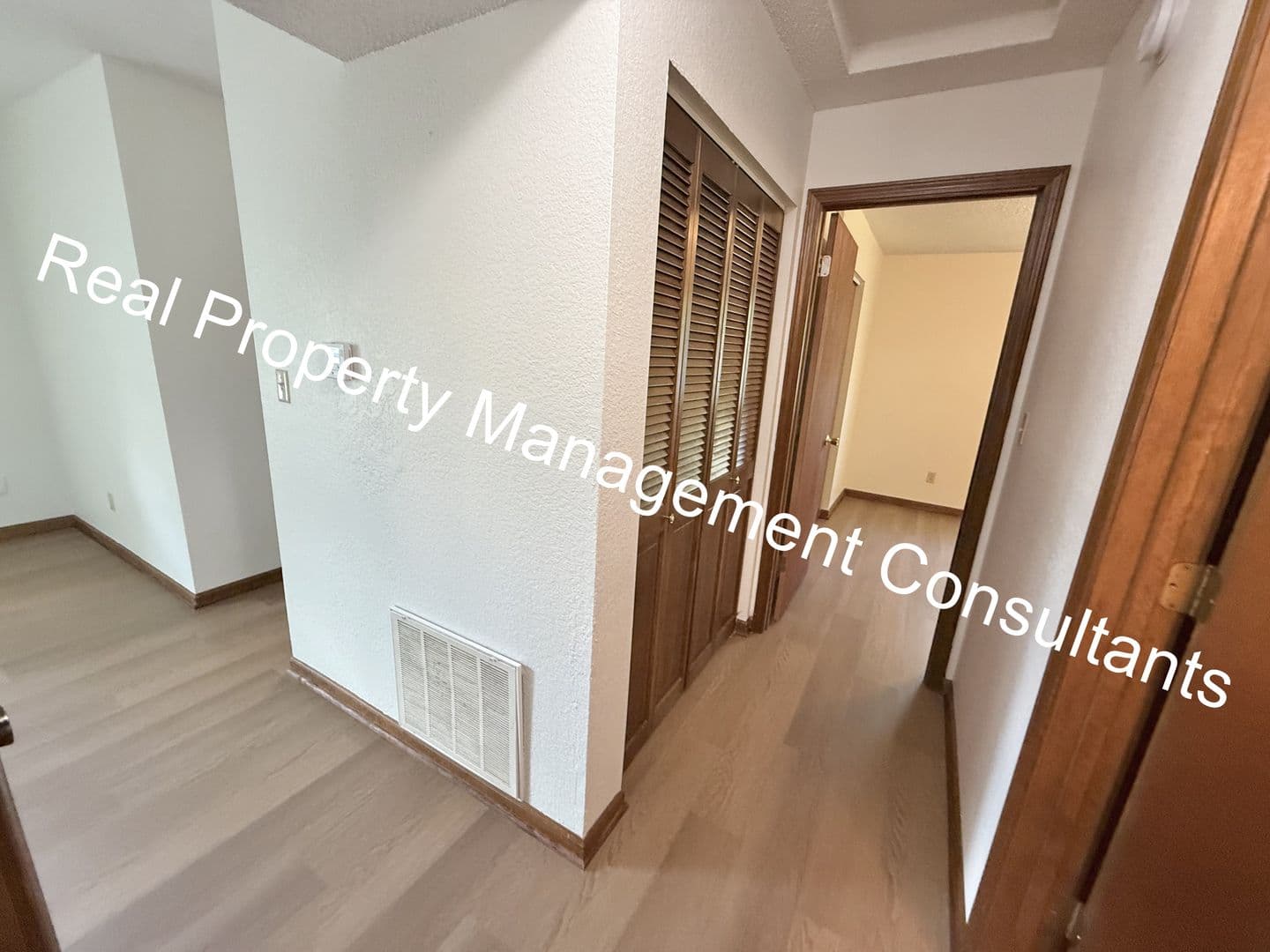 Independence House: 16604 E Gudgell Rd Unit B