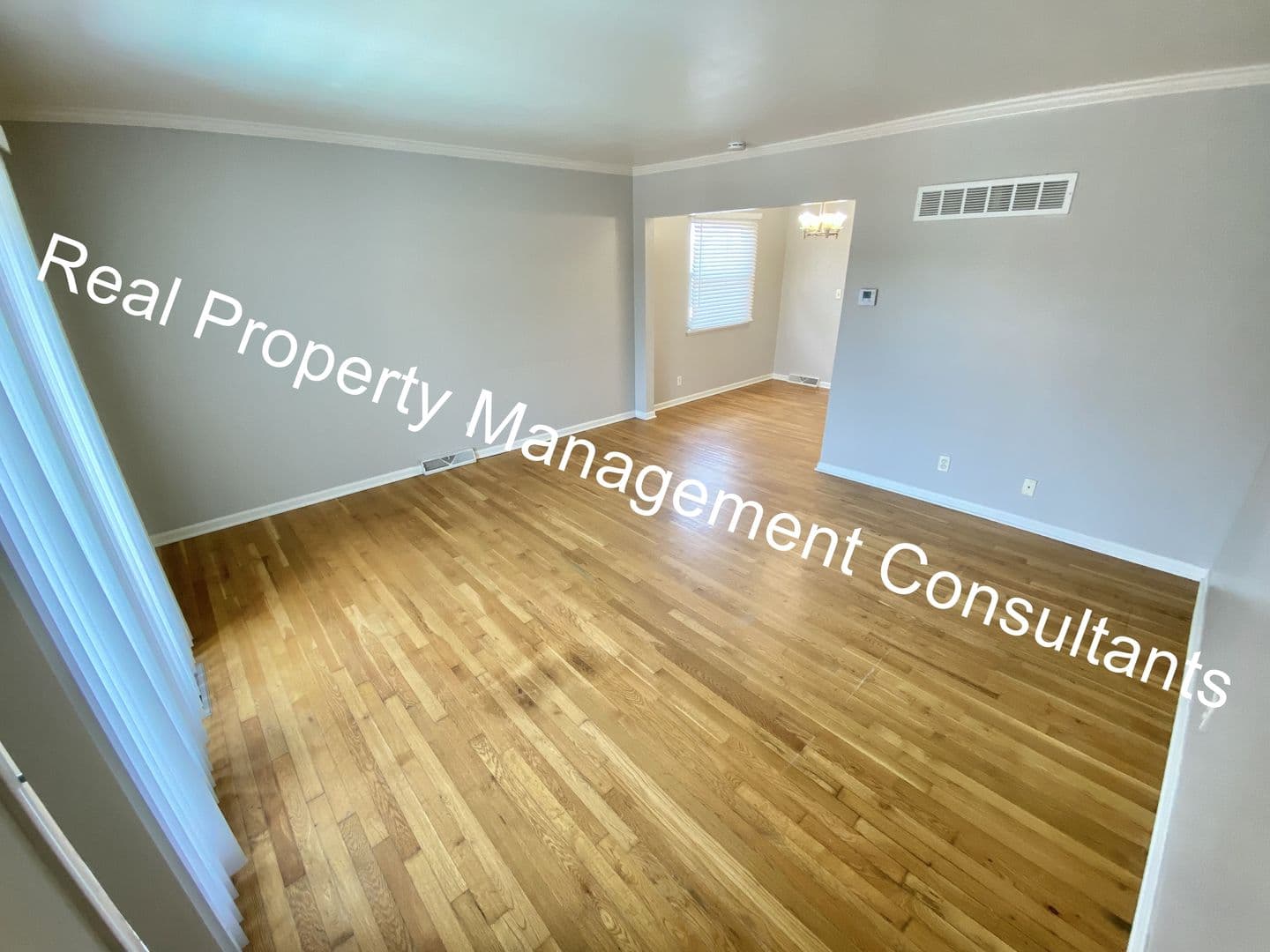 Kansas City House: 4211 Clark Ave, Unit 4