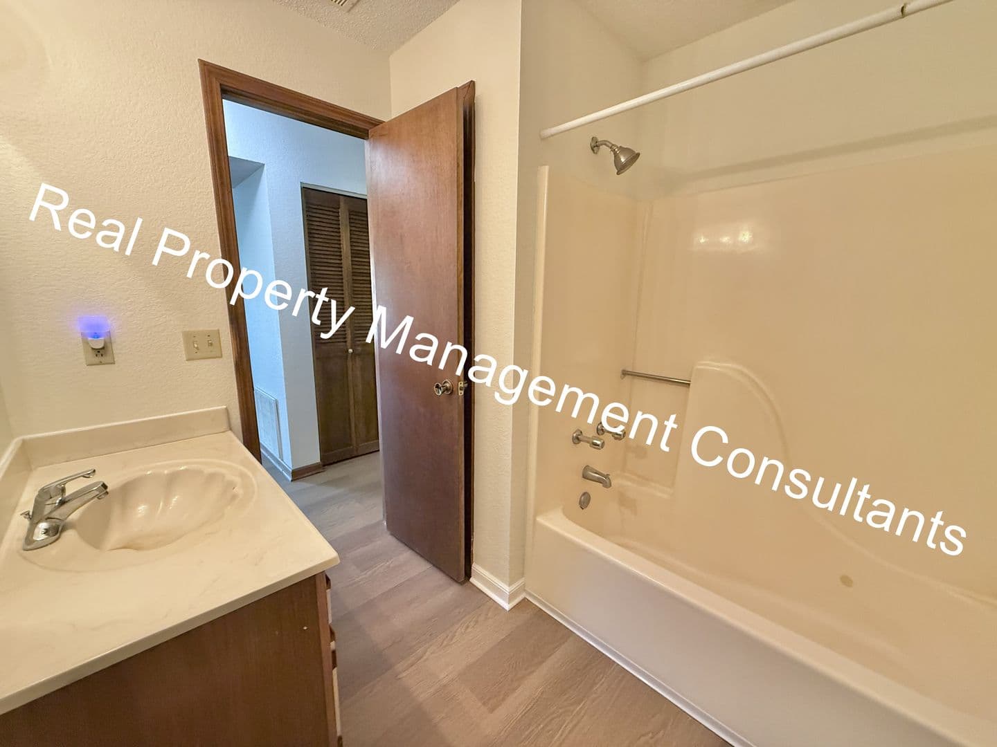 Independence House: 16604 E Gudgell Rd Unit B