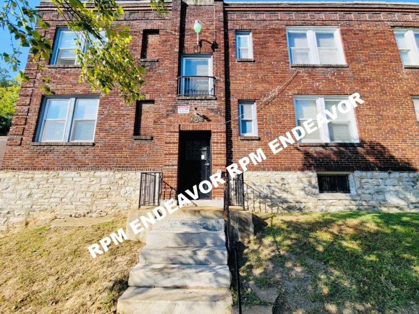 St.Louis Apartment: 5454 North Kingshighway