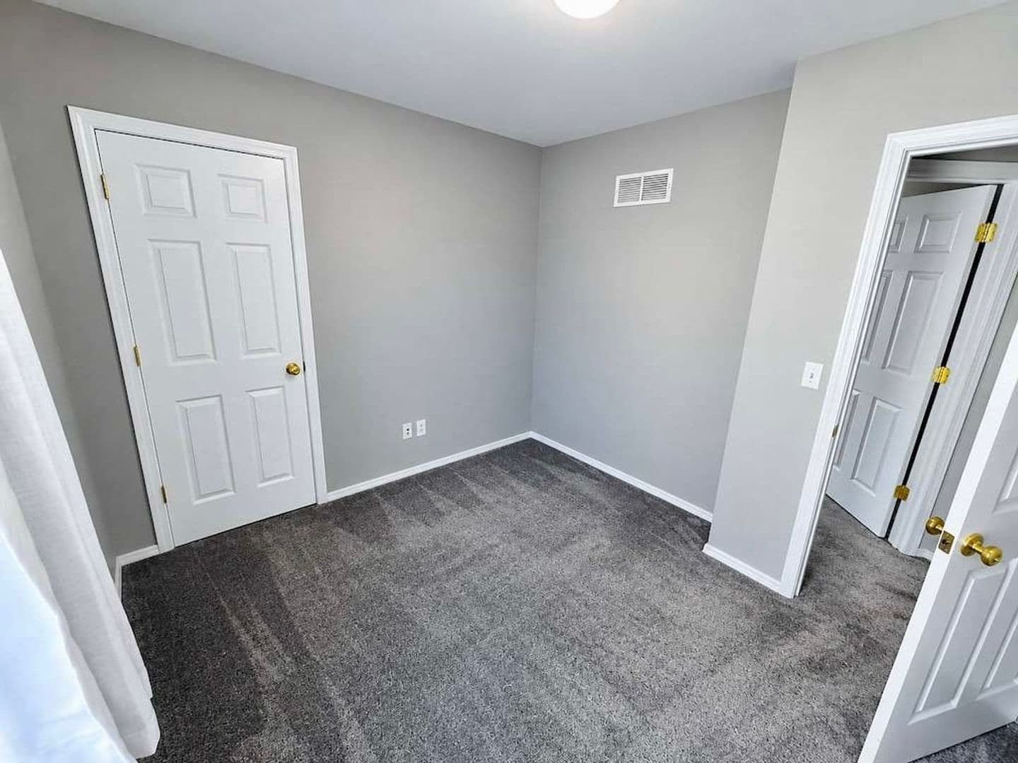 O'Fallon House: 8 W Homefield Point Ct