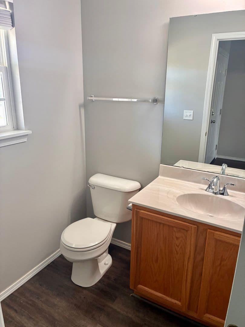 O'Fallon House: 8 W Homefield Point Ct
