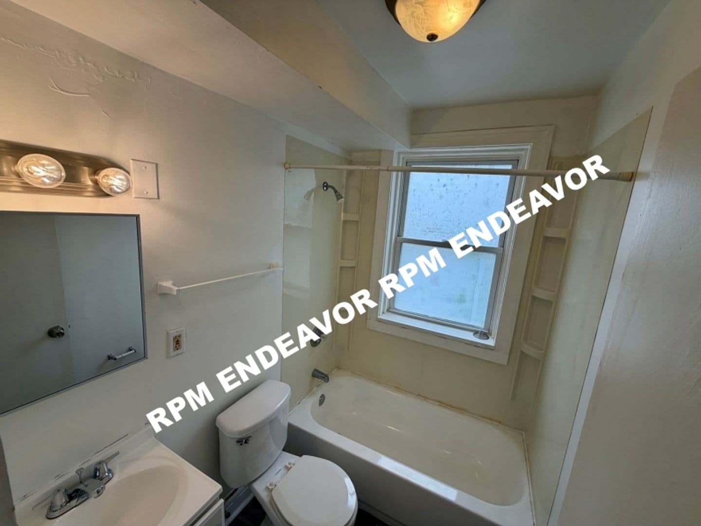 St.Louis Apartment: 5454 North Kingshighway