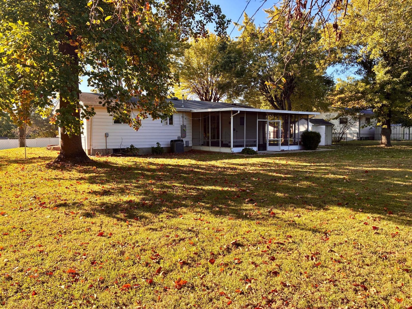 St Charles House: 77 Ruth Dr.