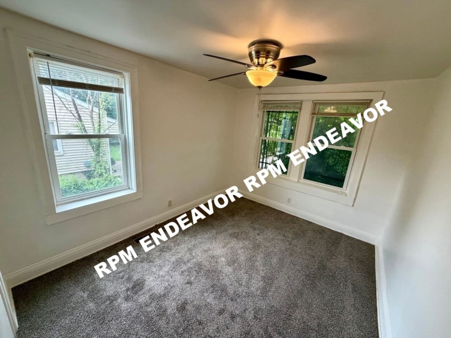 St.Louis Apartment: 5454 North Kingshighway