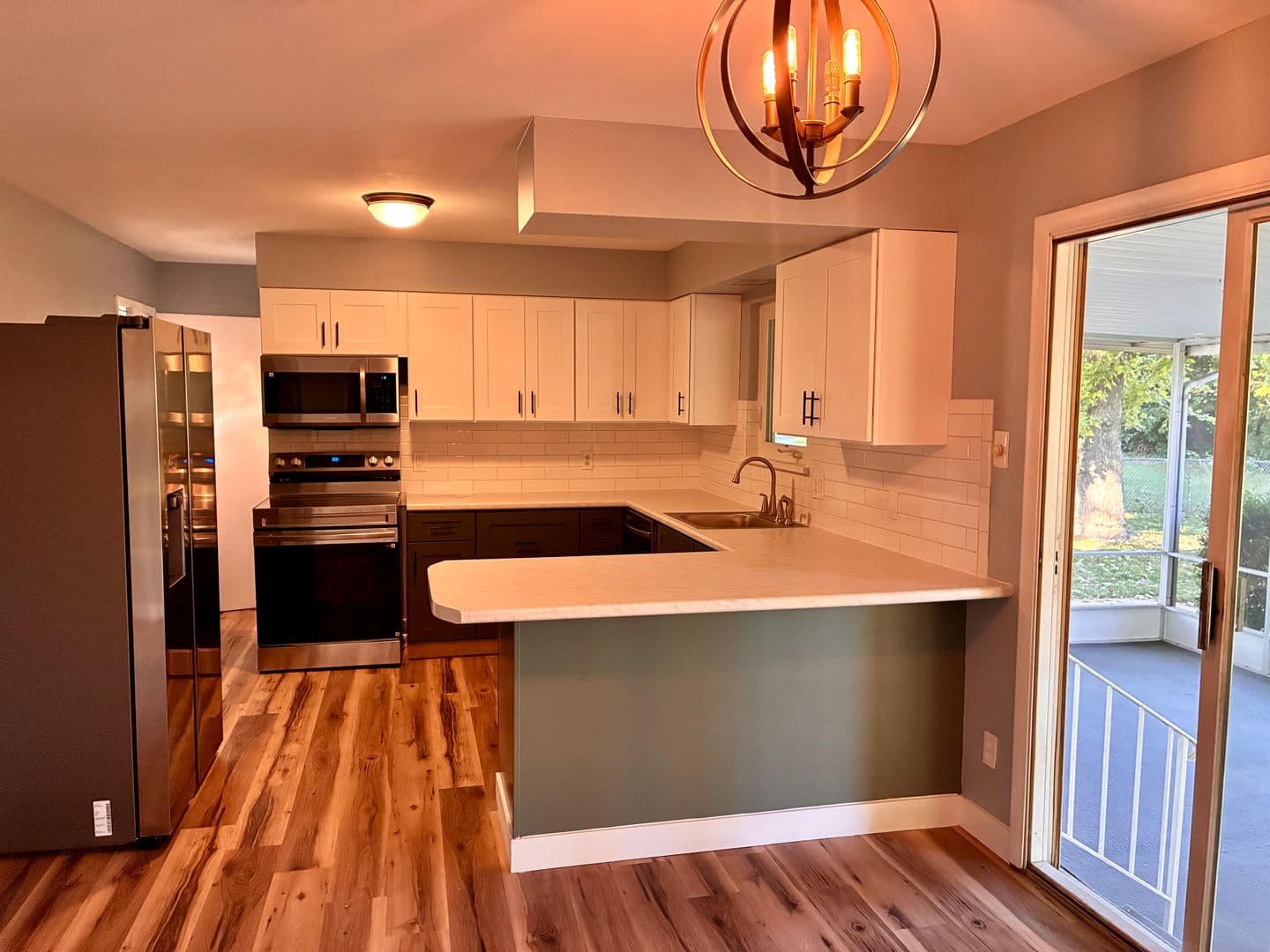 St Charles House: 77 Ruth Dr.