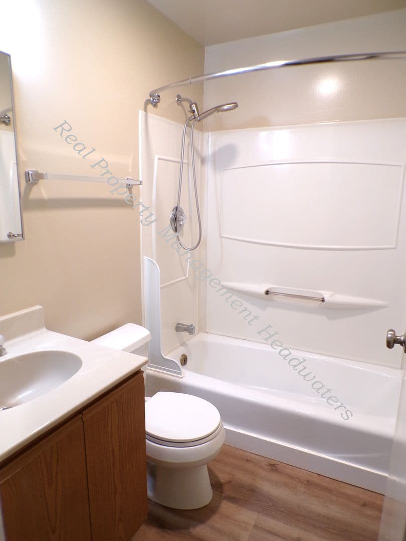 Basin Apartment: 103 Spruce Street