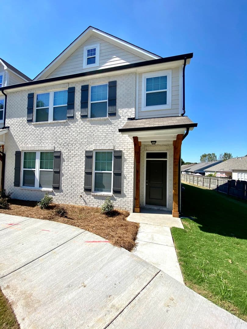 Pineville House: 119 Cranford Drive