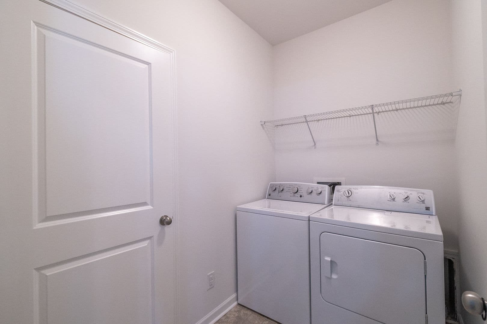 Pineville House: 3128 Graceland Circle