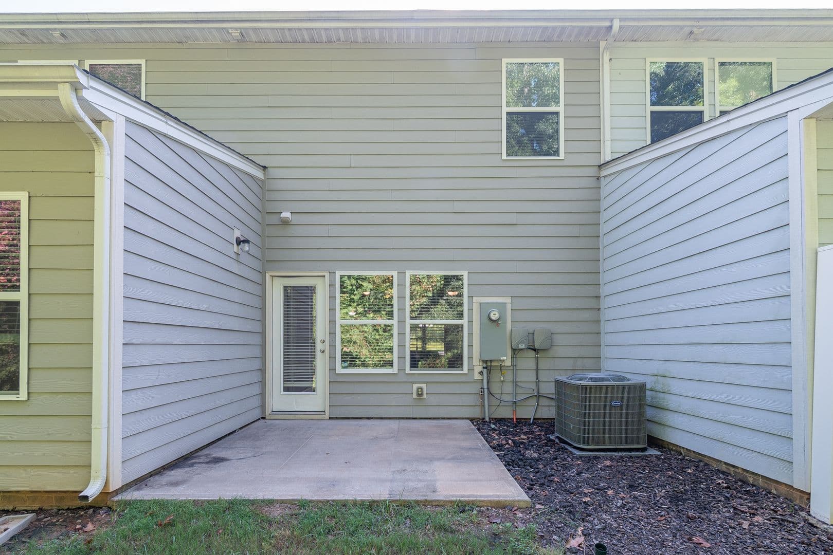 Pineville House: 3128 Graceland Circle