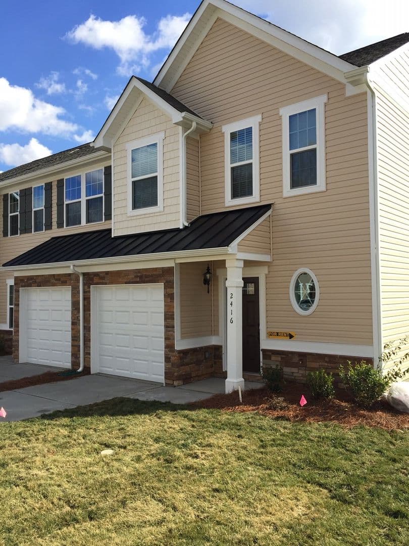 Charlotte House: 2416 Silverthorn Drive