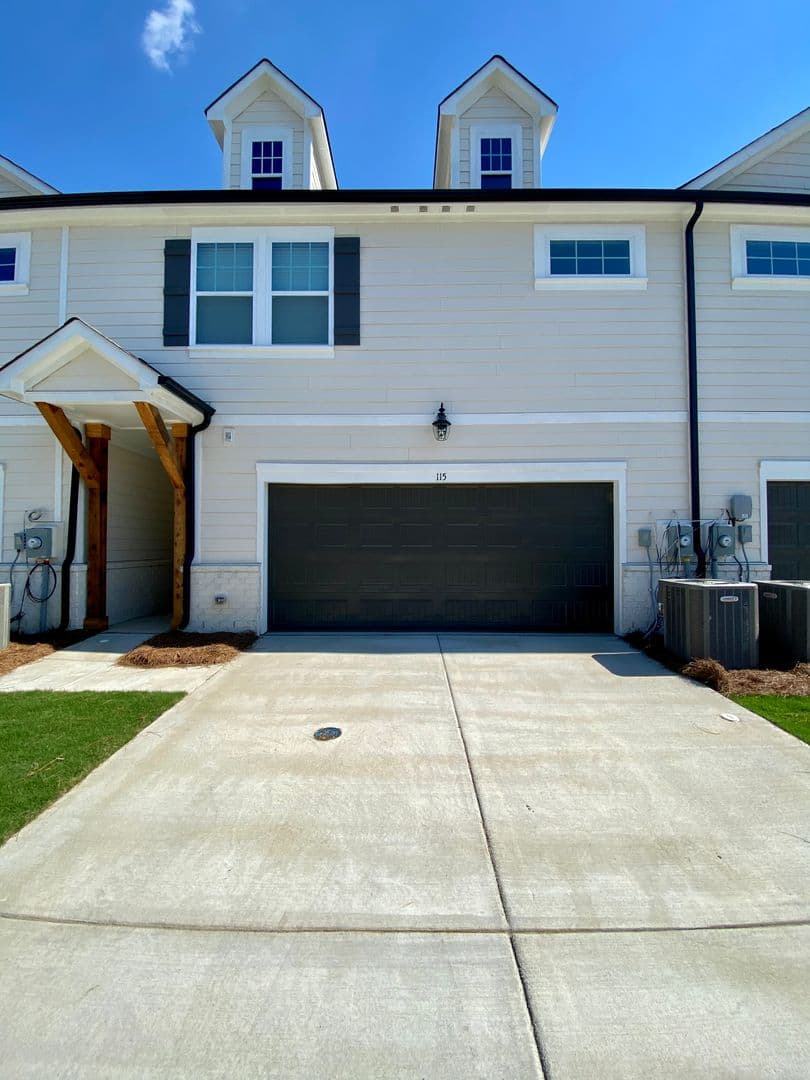 Pineville House: 115 Cranford Drive