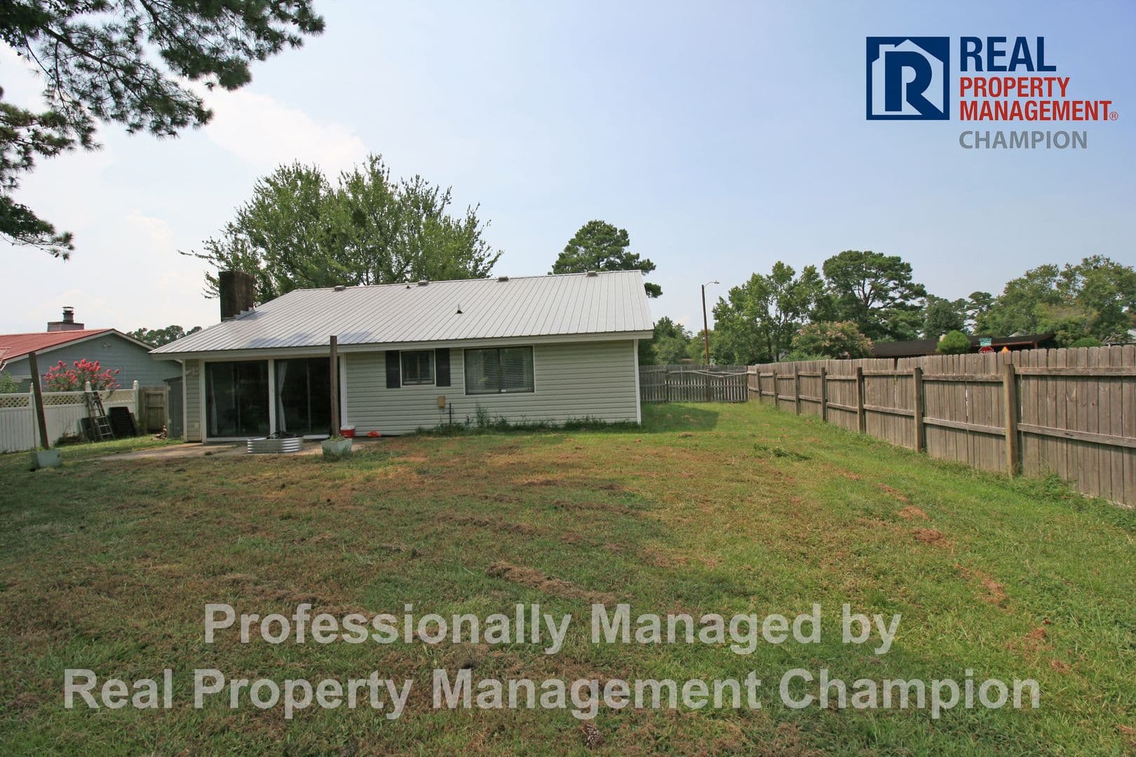 Jacksonville House: 301 Dennis Rd