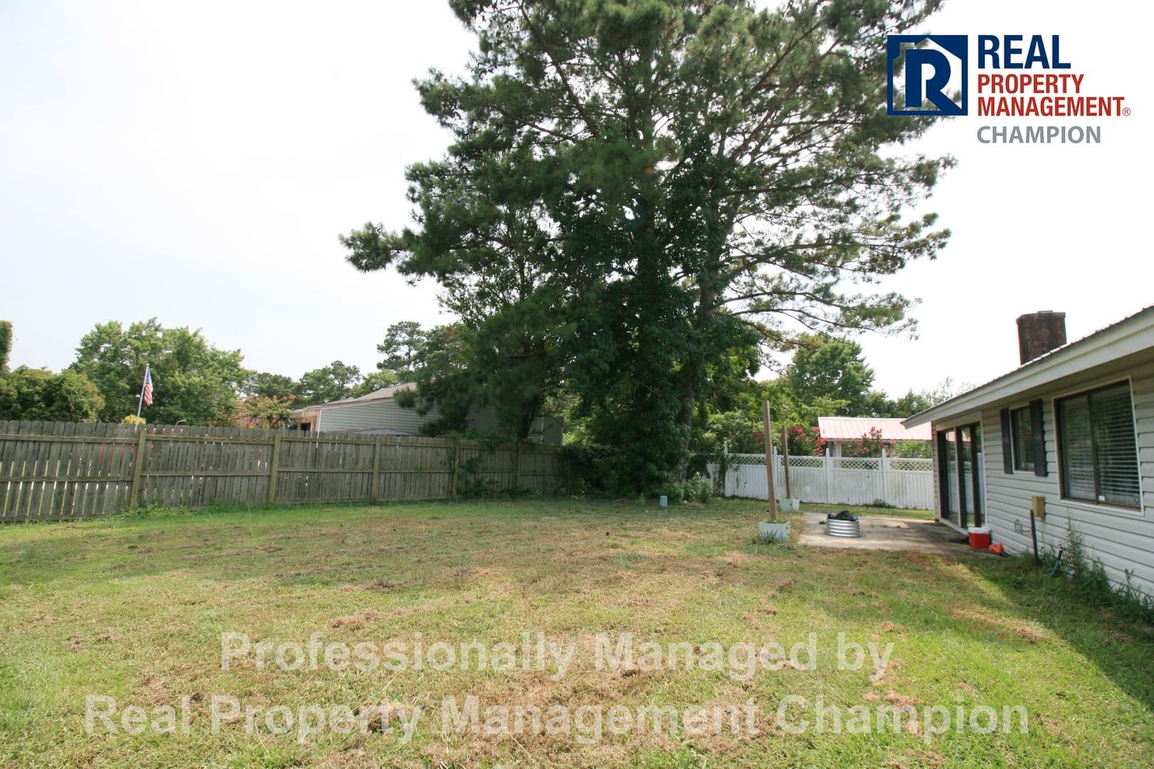 Jacksonville House: 301 Dennis Rd