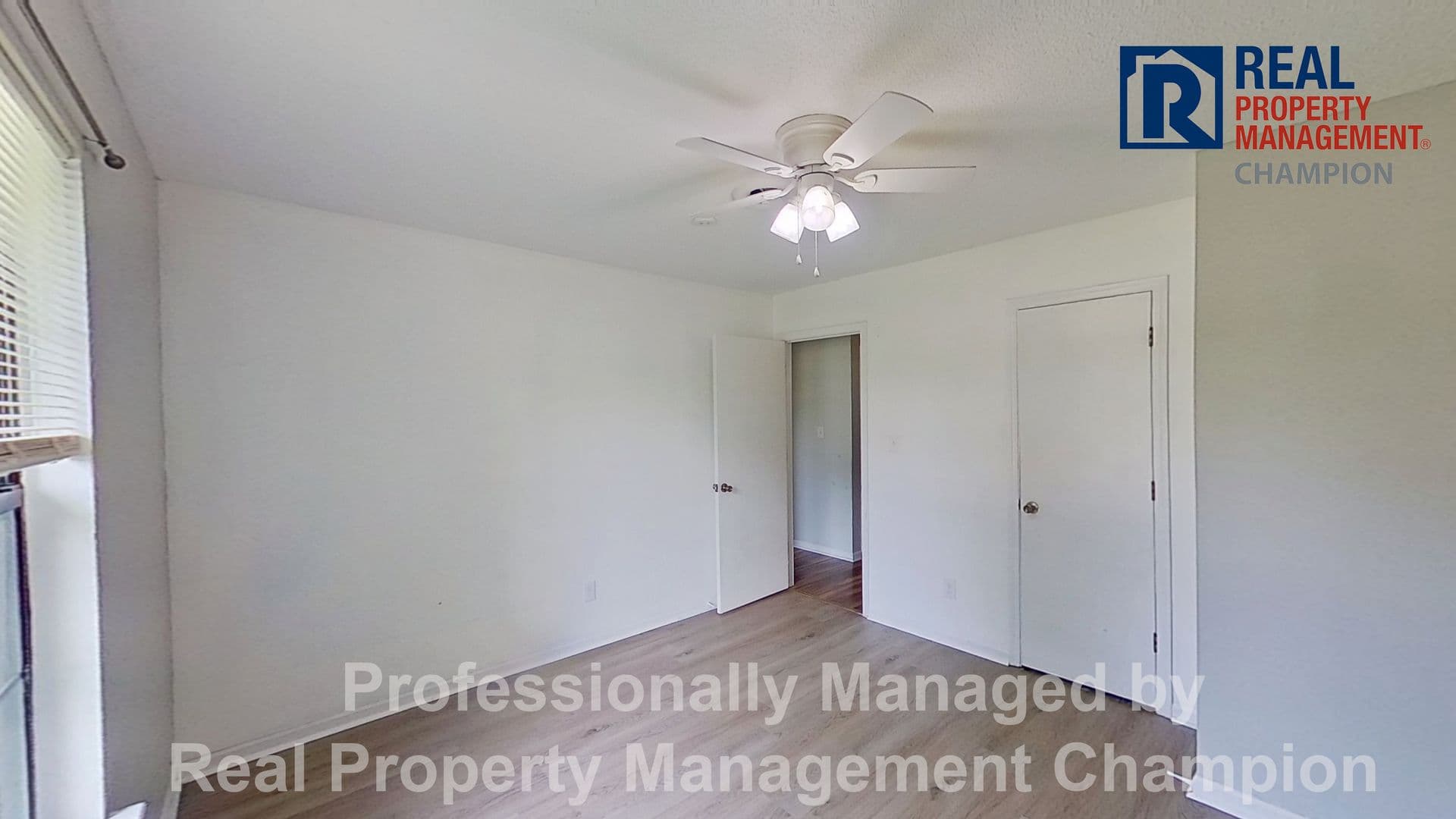 Jacksonville House: 301 Dennis Rd