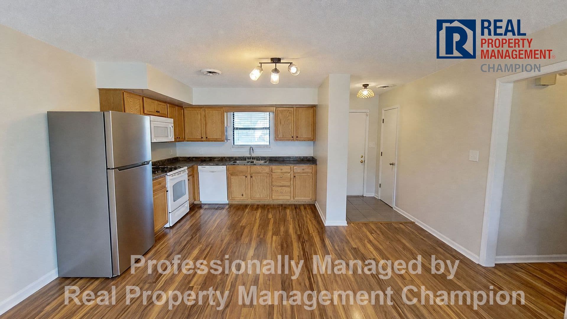Jacksonville House: 301 Dennis Rd