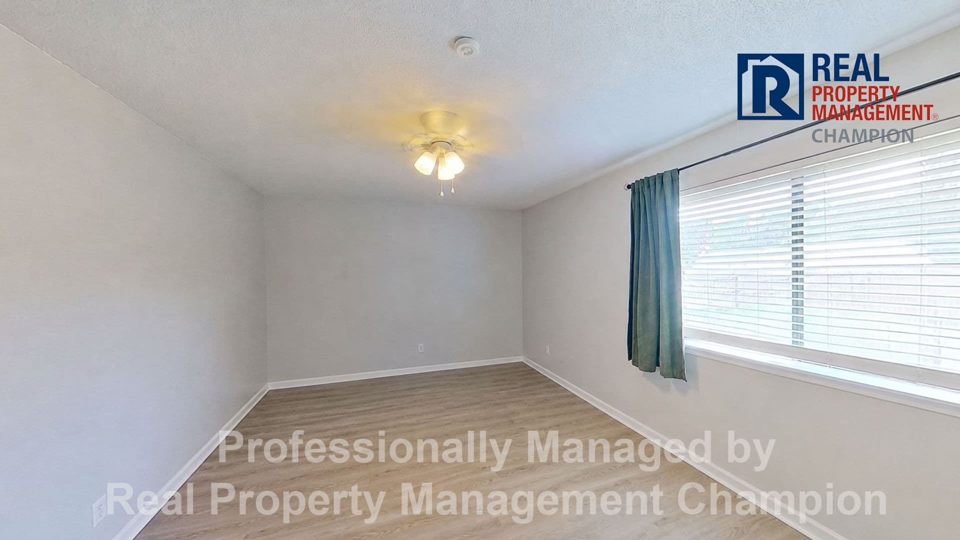 Jacksonville House: 301 Dennis Rd