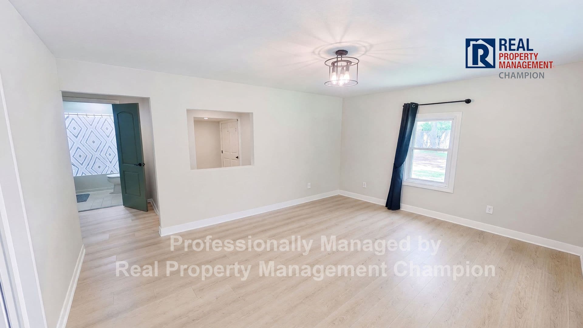 Jacksonville House: 1682 Blue Creek Rd