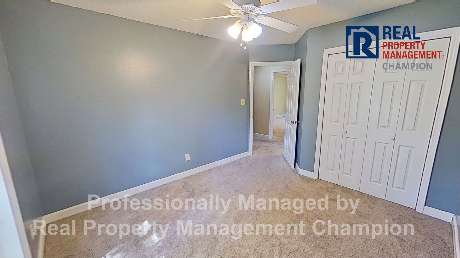 Jacksonville House: 315 Peppertree Ct