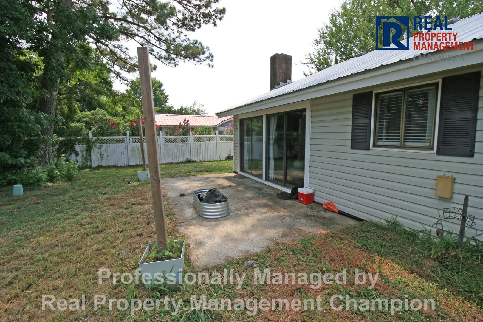 Jacksonville House: 301 Dennis Rd