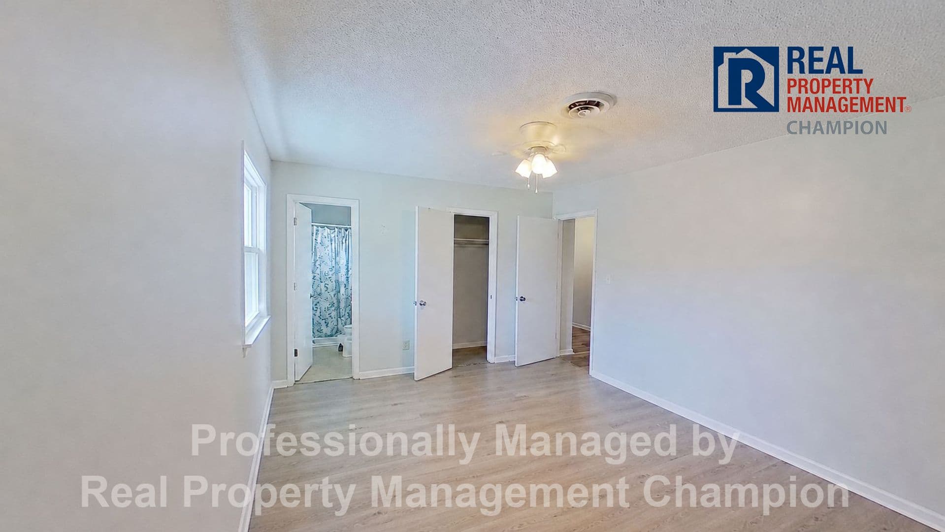 Jacksonville House: 301 Dennis Rd