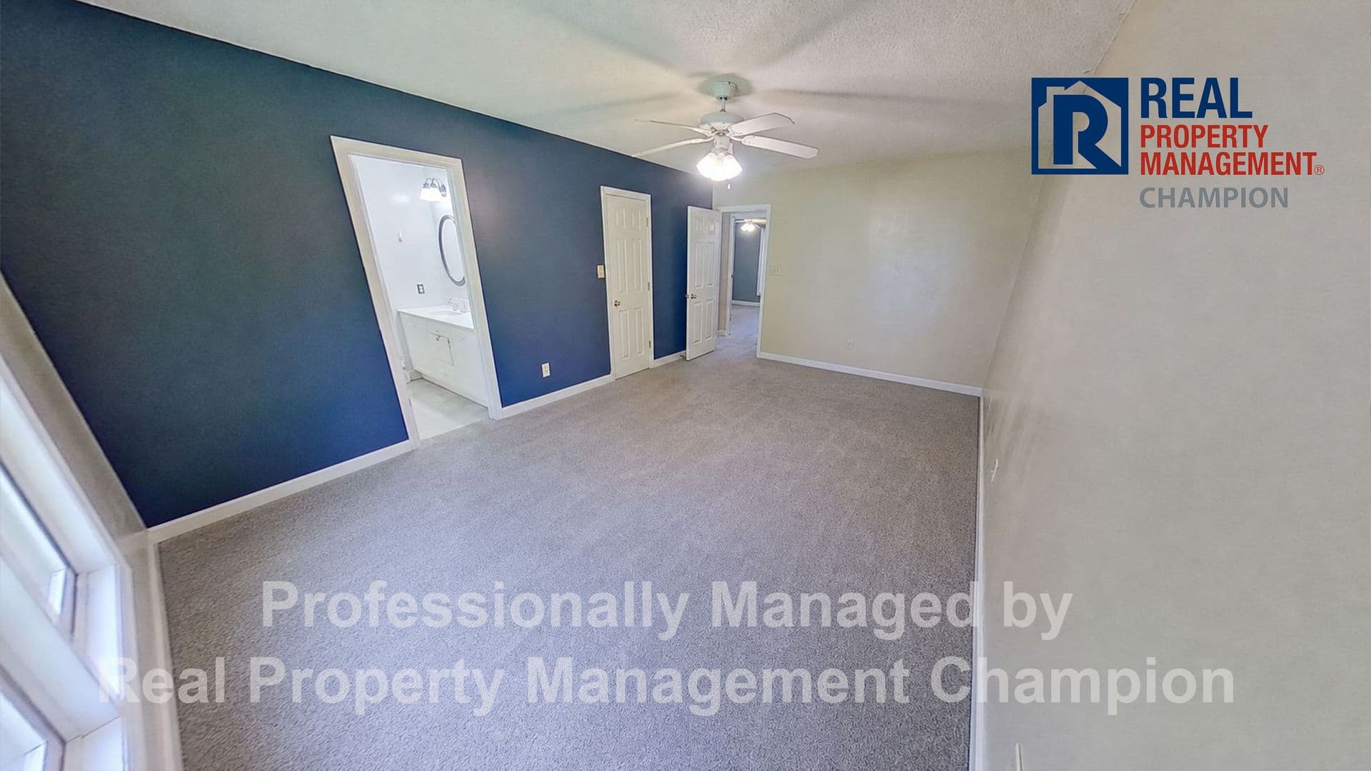 Jacksonville House: 315 Peppertree Ct