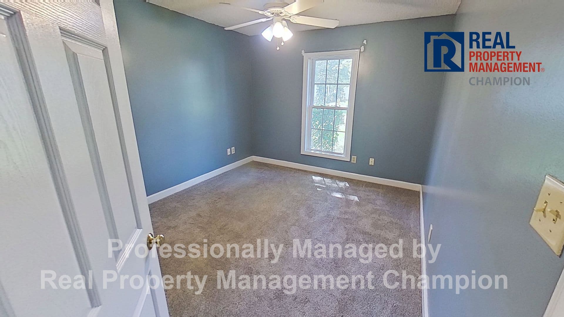 Jacksonville House: 315 Peppertree Ct