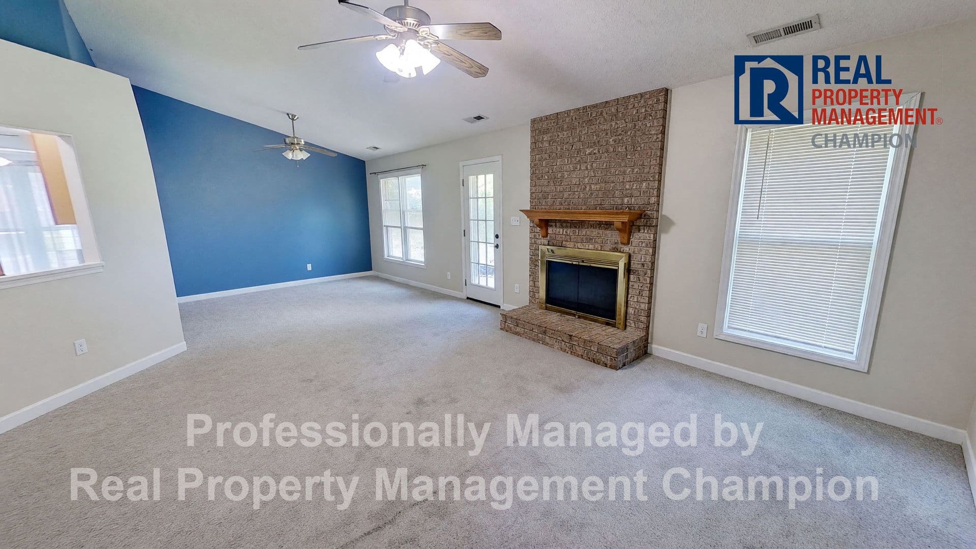 Jacksonville House: 315 Peppertree Ct