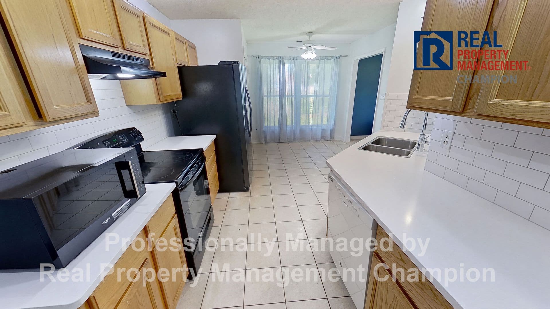 Jacksonville House: 315 Peppertree Ct