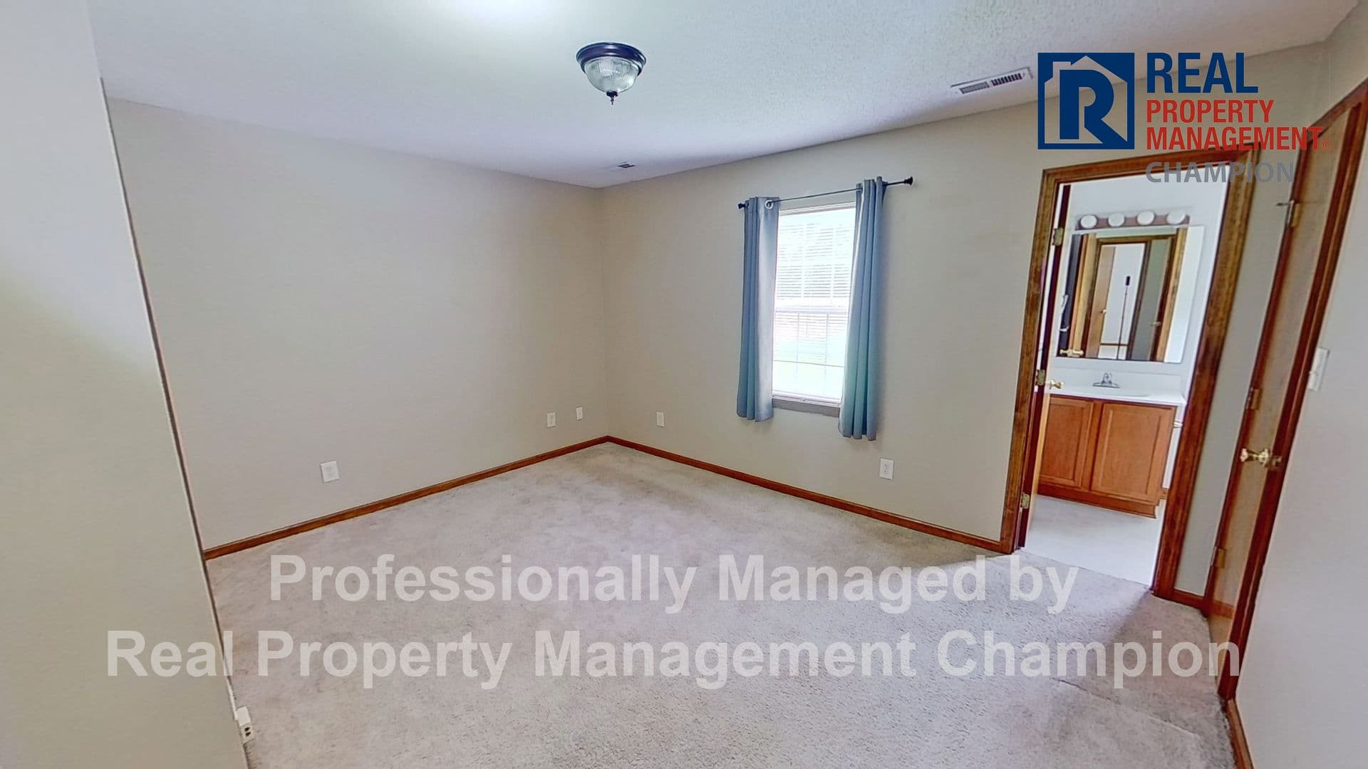Jacksonville House: 1043 Shirley Drive