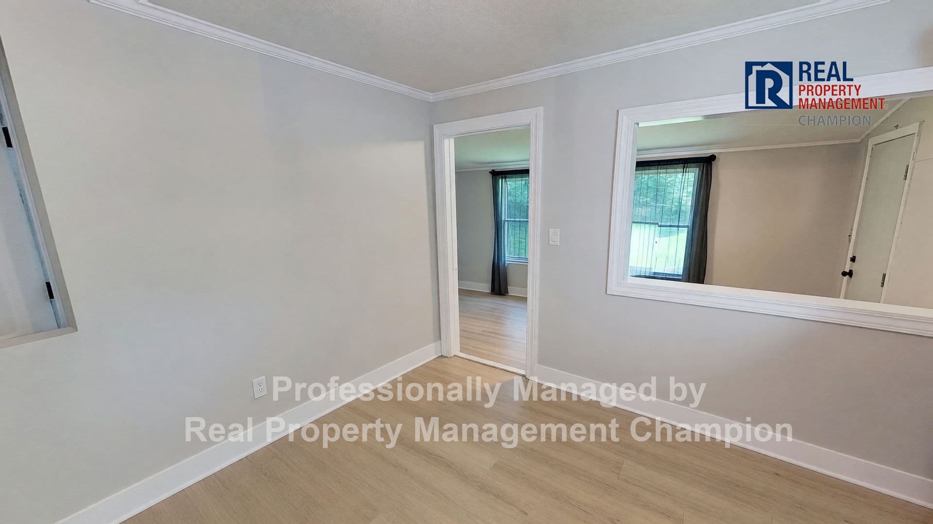 Jacksonville House: 1682 Blue Creek Rd