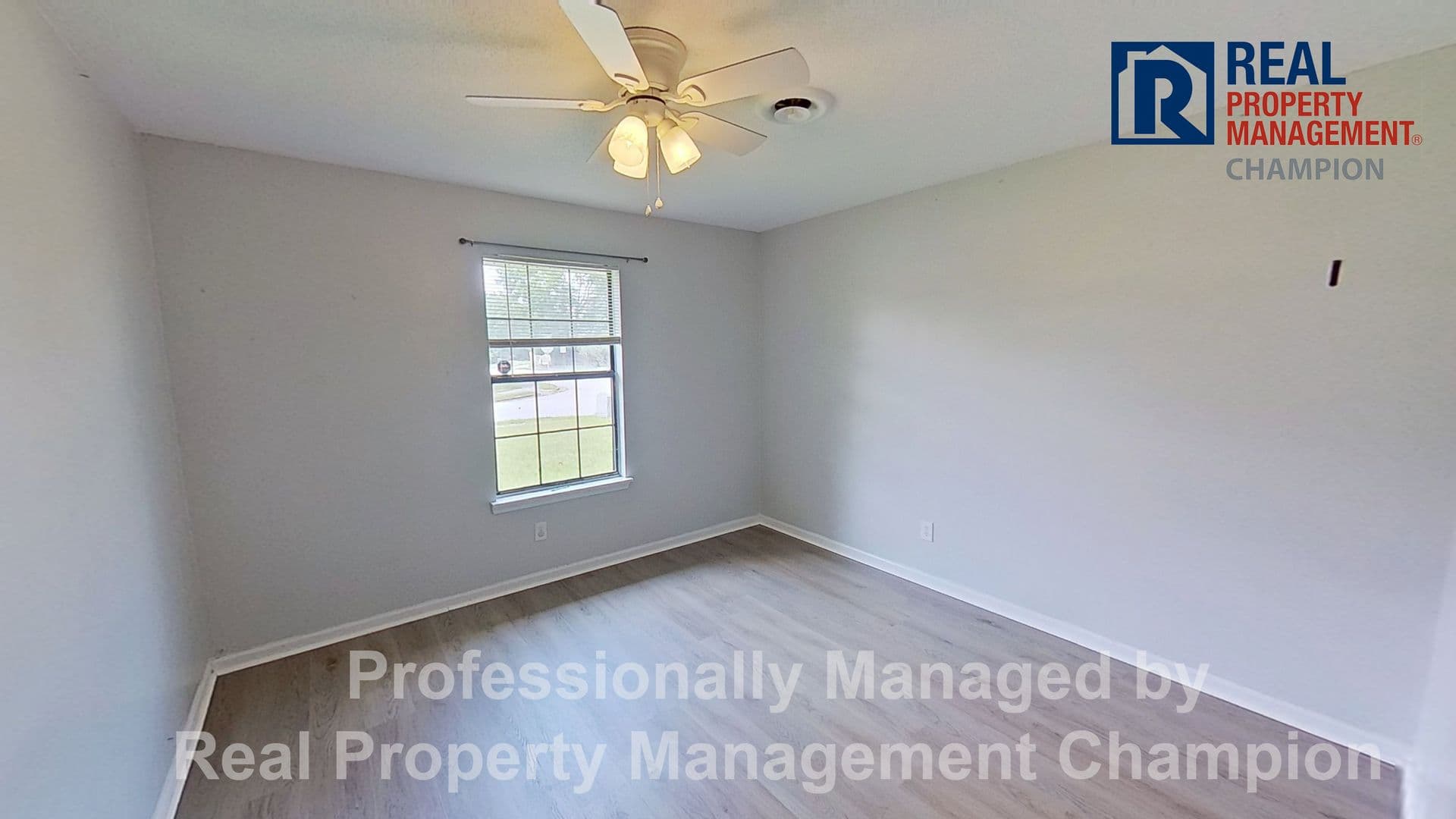 Jacksonville House: 301 Dennis Rd